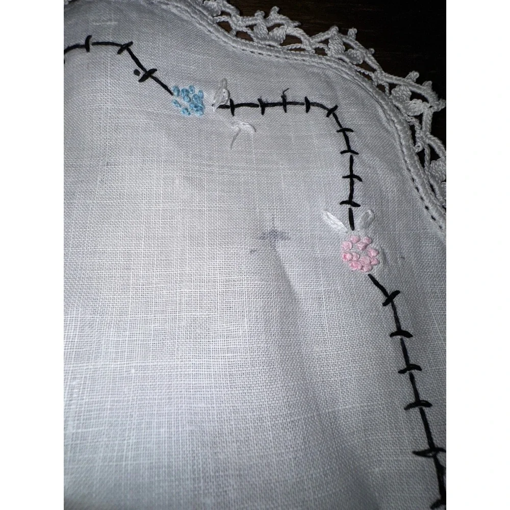 Vintage Lot 5 Hand Embroidered Table Linens Doilies Floral Needlework Lace